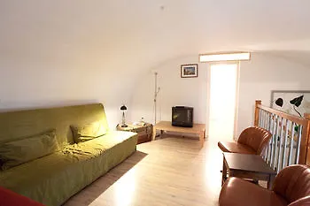 Jokai 1 Apartment
